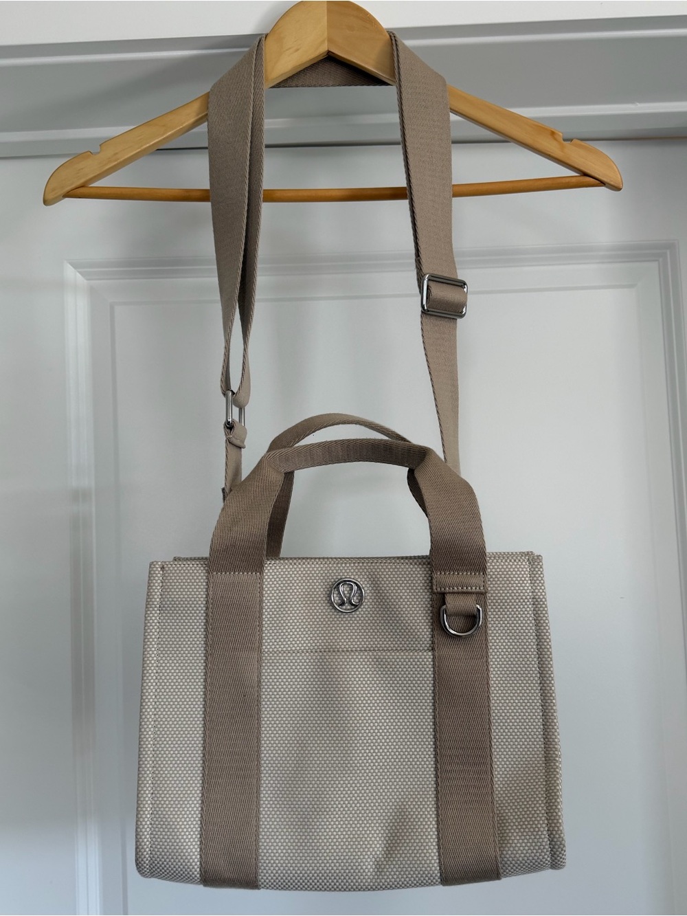 Lululemon Two-Tone Canvas Mini Tote 4.5L Mojave Tan Light Ivory